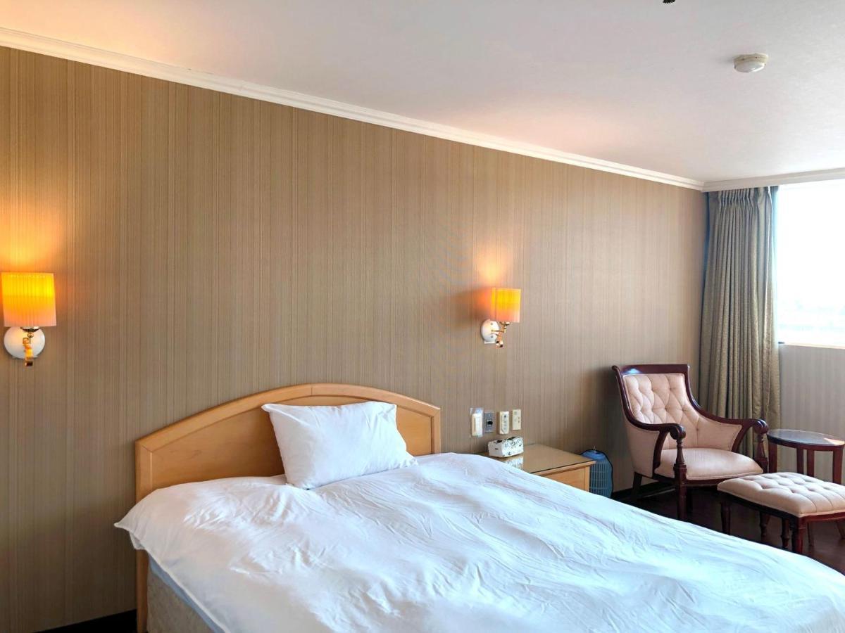 Hermes Hotel Hsinchu stad Exteriör bild