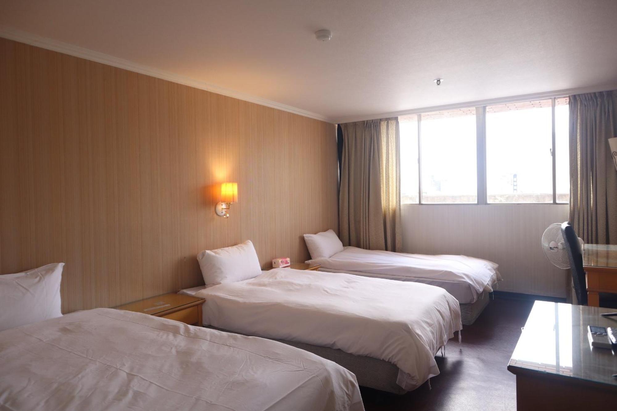 Hermes Hotel Hsinchu stad Exteriör bild
