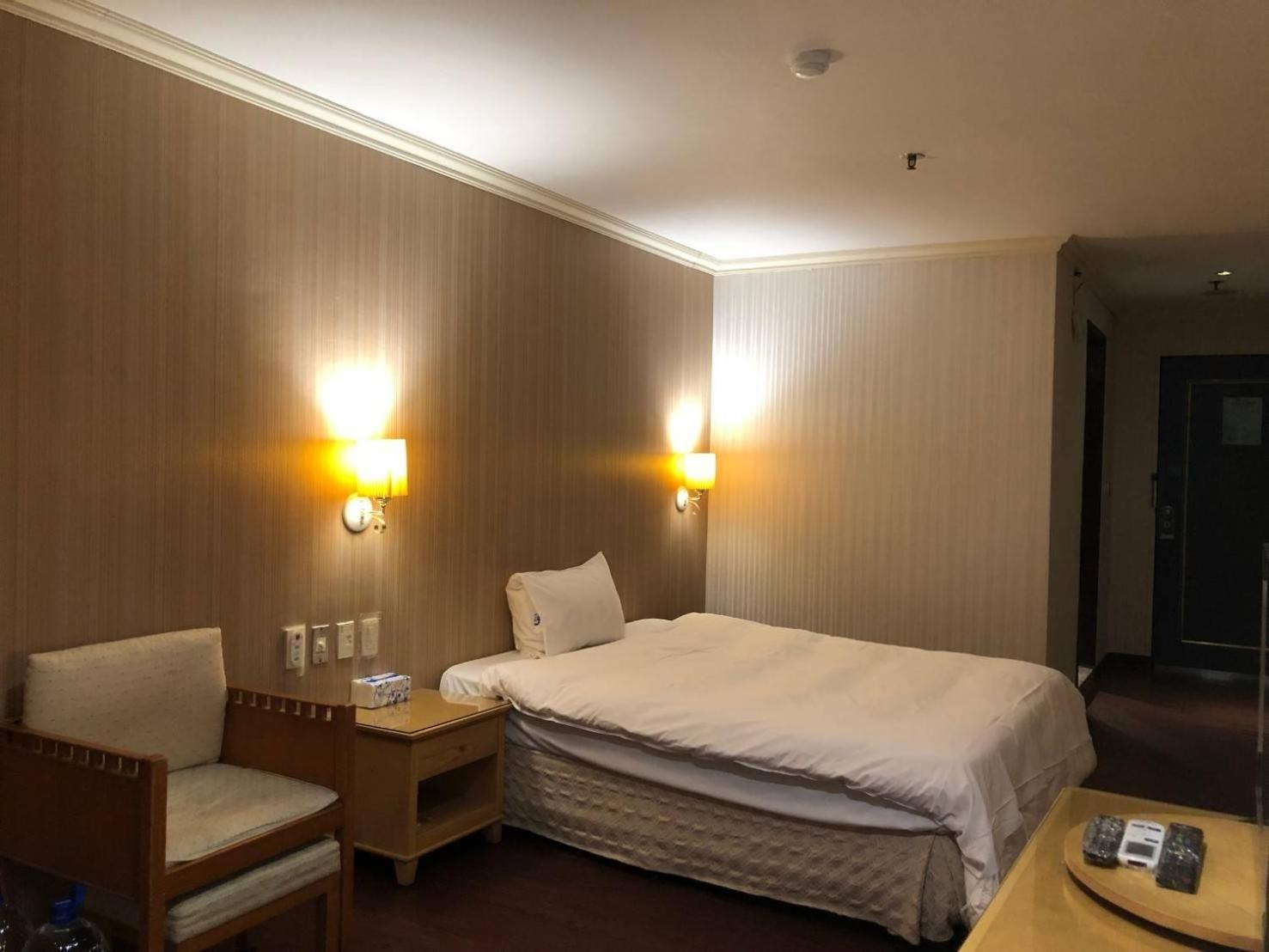 Hermes Hotel Hsinchu stad Exteriör bild